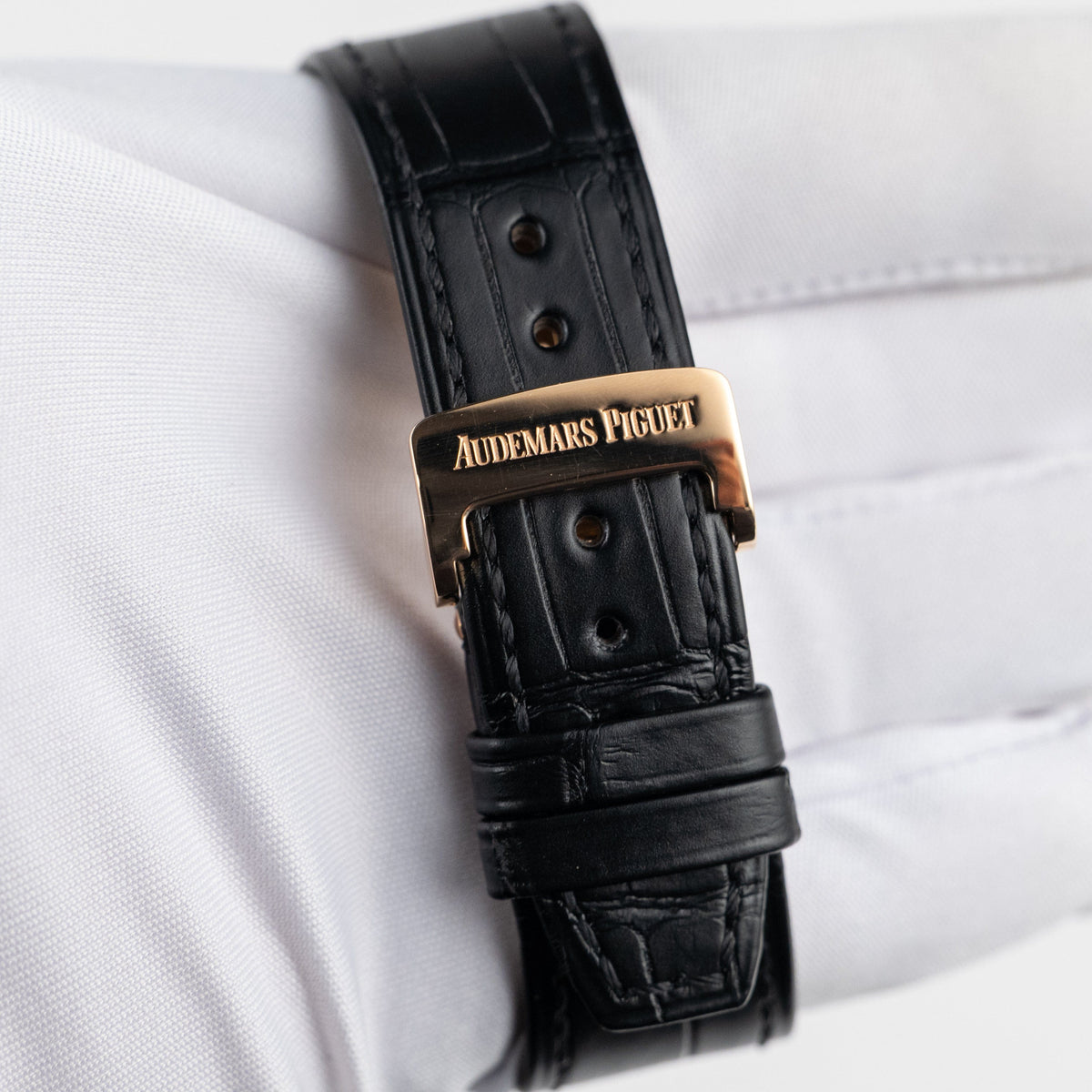 Audemars Piguet Royal Oak 15400OR.OO.D002CR.01 Rose Gold Black Dial