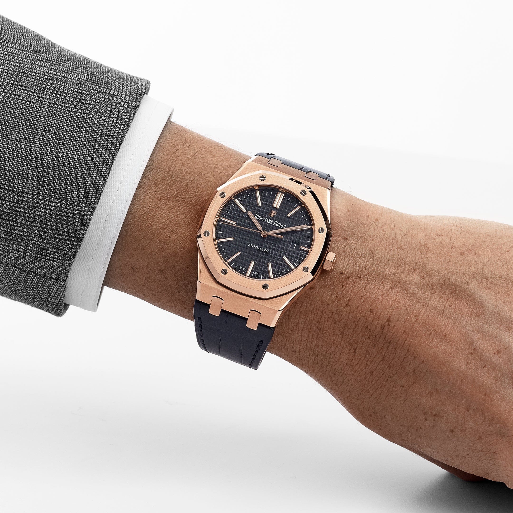 Audemars Piguet Royal Oak 15400OR.OO.D002CR.01 Rose Gold Black Dial