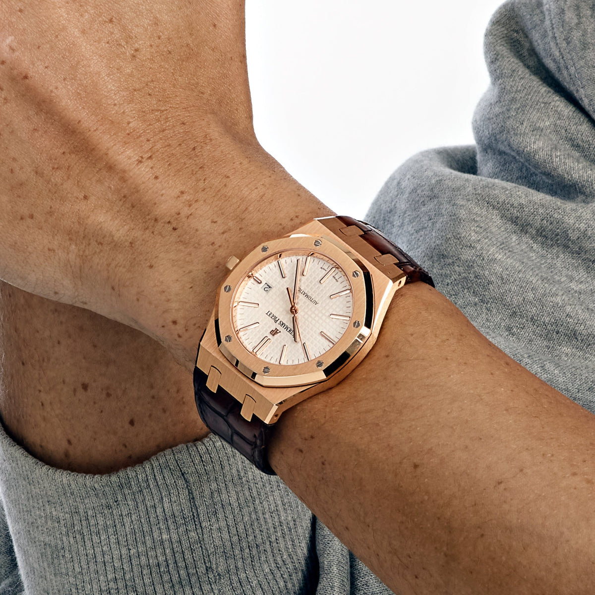 Audemars Piguet Royal Oak 15400OR.OO.D088CR.01 Selfwinding Rose Gold Silver Dial