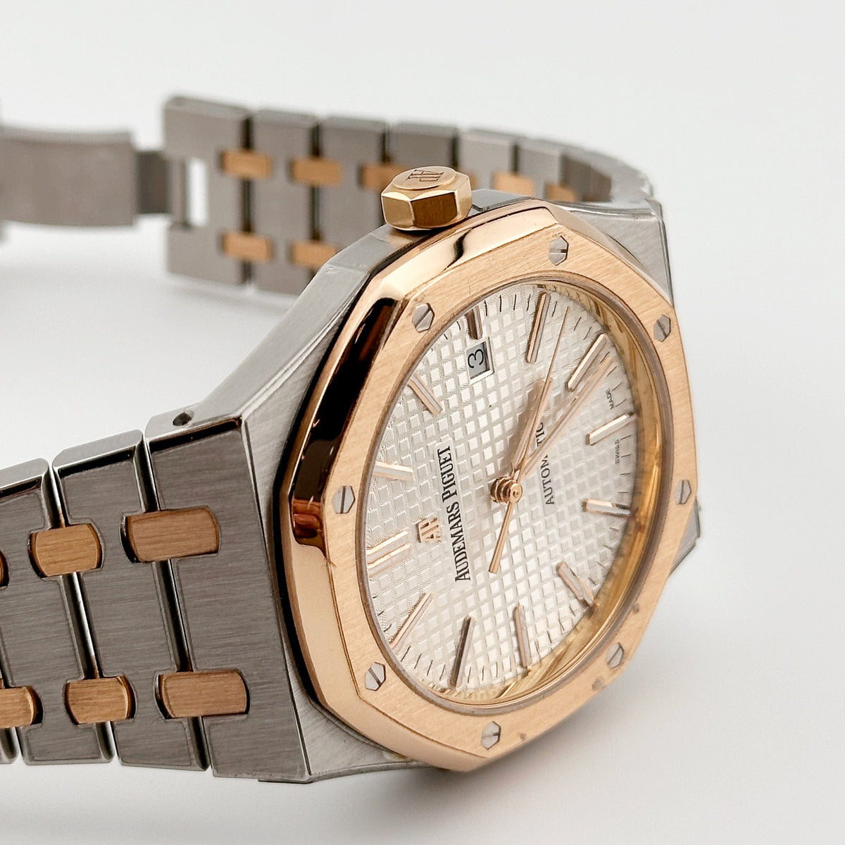 Audemars Piguet Royal Oak 15400SR.OO.1220SR.01 Stainless Steel Rose Gold White Dial