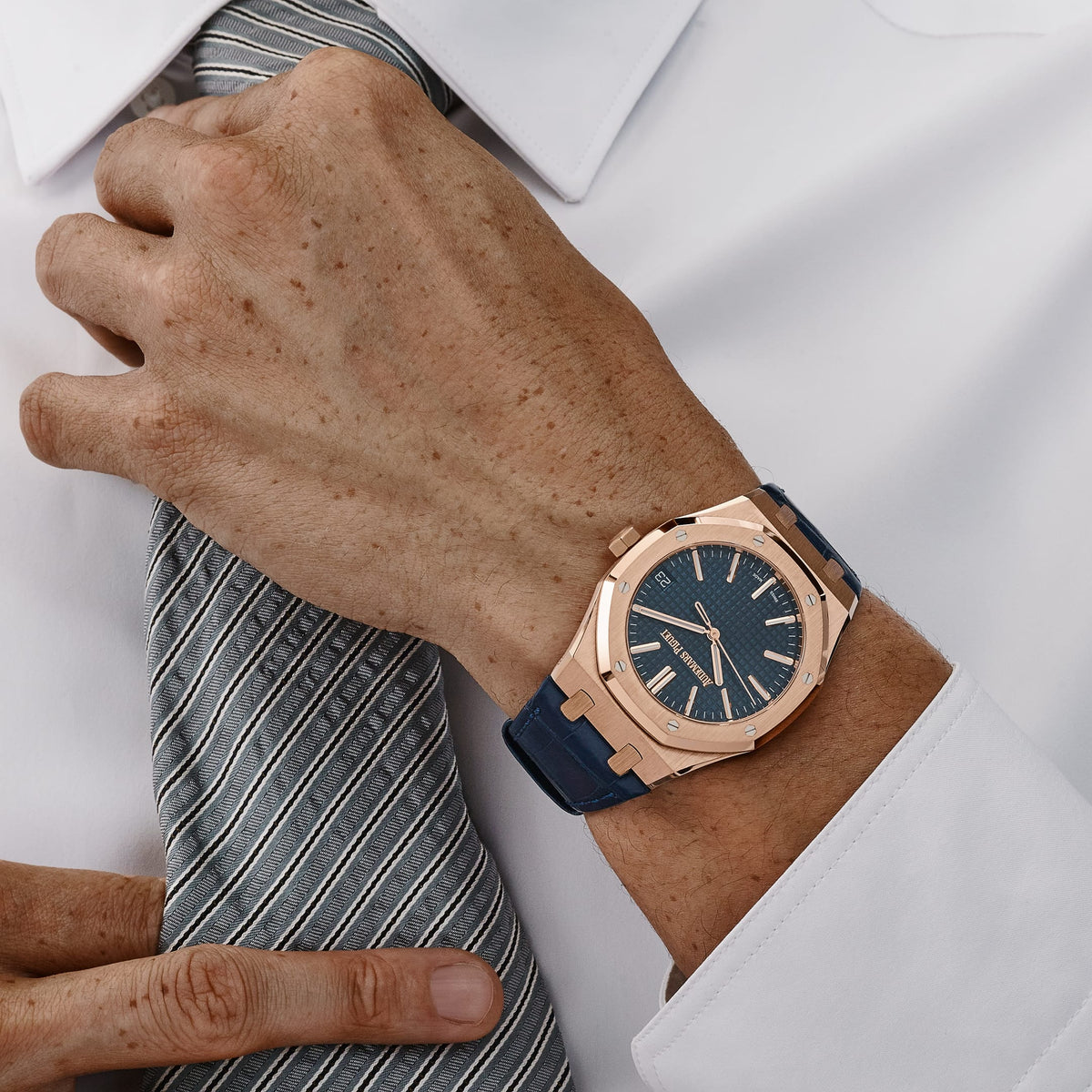 Audemars Piguet Royal Oak 15510OR.OO.D315CR.02 Rose Gold Blue Dial (2024)