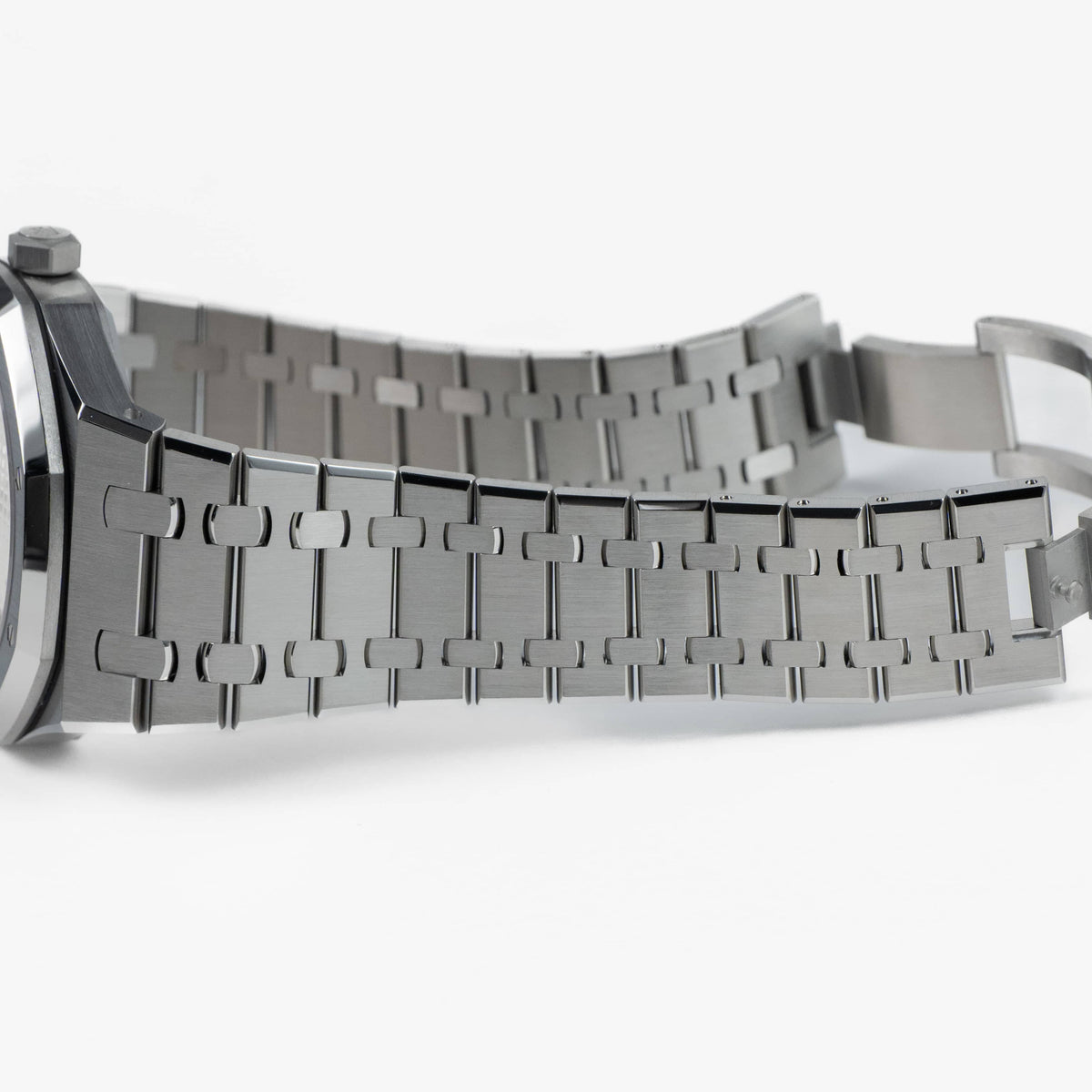 Audemars Piguet Royal Oak 15510ST.OO.1320ST.08 Stainless Steel Silver-Toned Dial (2025)