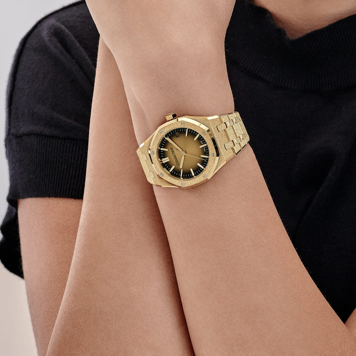 Audemars Piguet Royal Oak 15550BA.GG.1356BA.01 Frosted Yellow Gold Smoked Yellow Dial (2024)