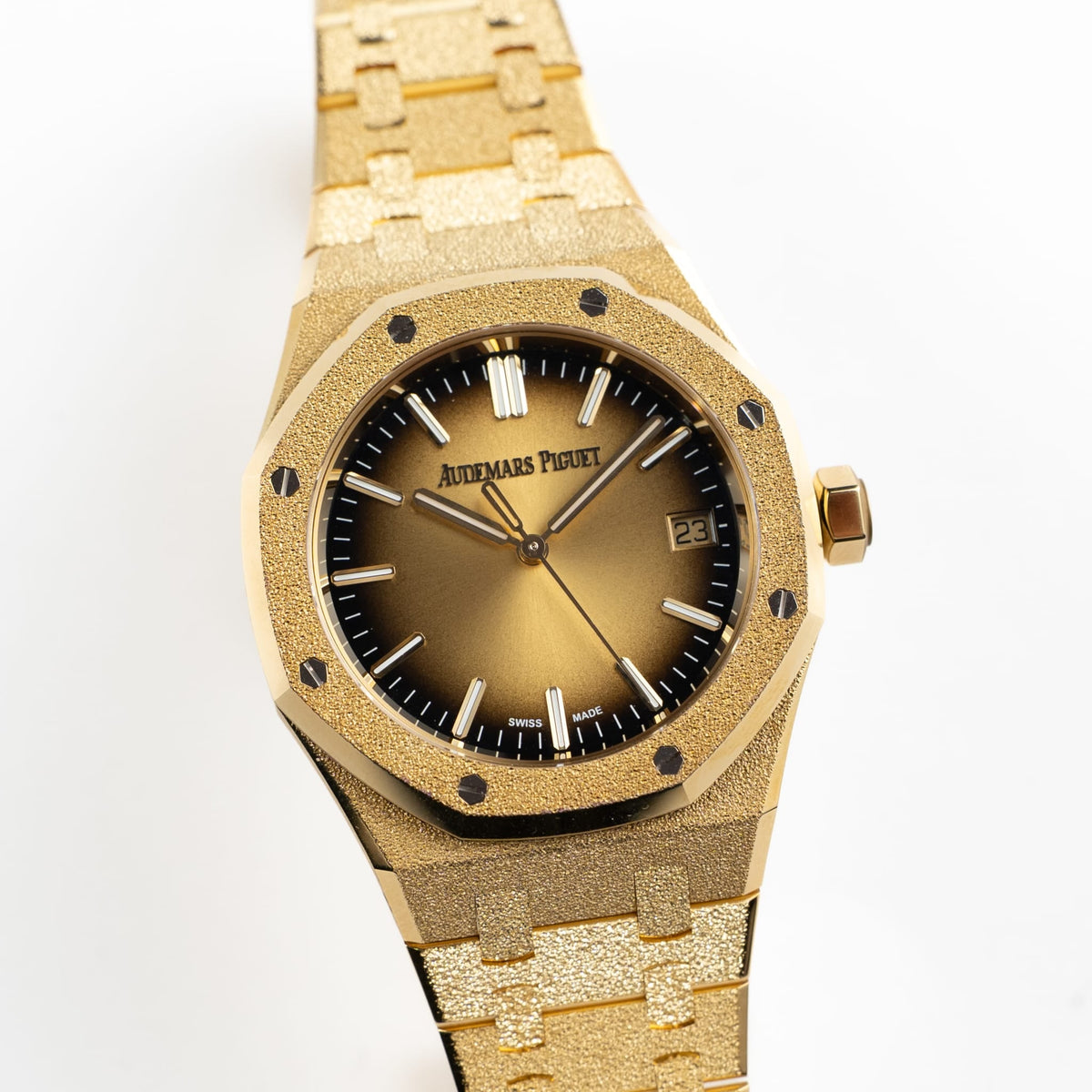 Audemars Piguet Royal Oak 15550BA.GG.1356BA.01 Frosted Yellow Gold Smoked Yellow Dial (2024)