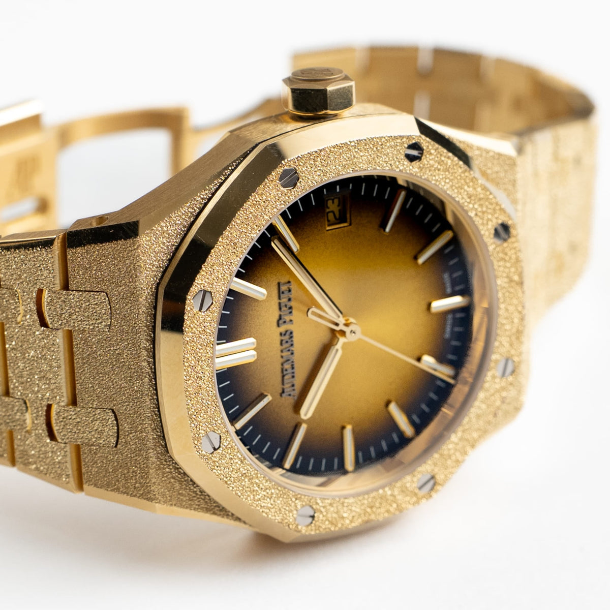 Audemars Piguet Royal Oak 15550BA.GG.1356BA.01 Frosted Yellow Gold Smoked Yellow Dial (2024)