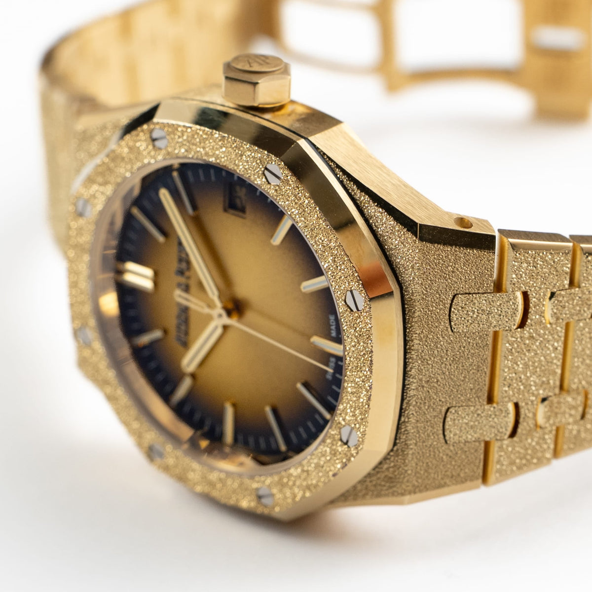 Audemars Piguet Royal Oak 15550BA.GG.1356BA.01 Frosted Yellow Gold Smoked Yellow Dial (2024)