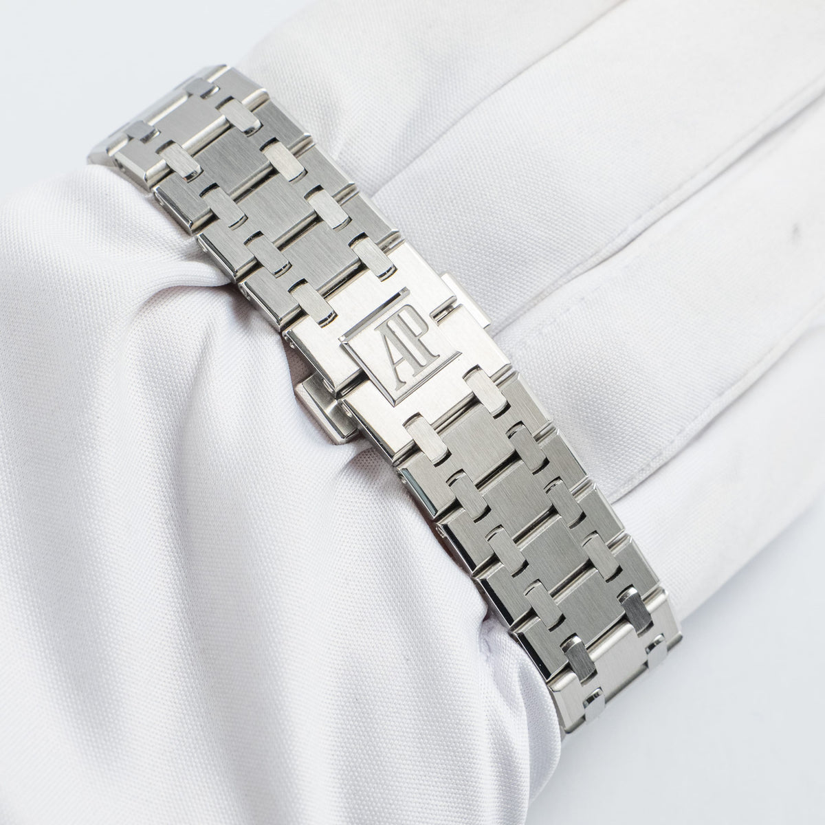 Audemars Piguet Royal Oak 15551ST.ZZ.1356ST.04 'Ladies' Stainless Steel Light Blue Dial Diamond Bezel (2024)