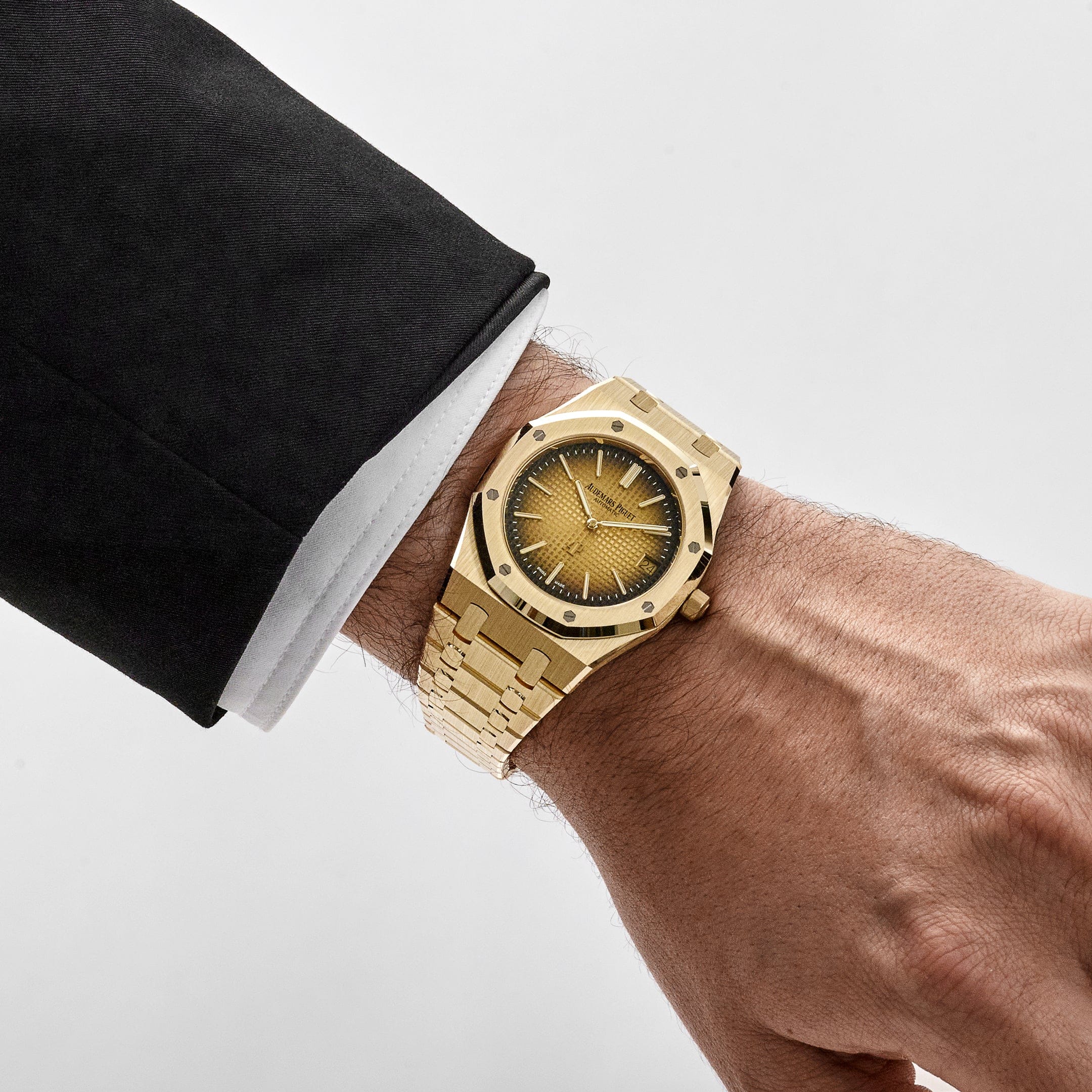 Audemars Piguet Royal Oak 16202BA.OO.1240BA.02 'Jumbo' Extra-Thin Yellow Gold (2025)