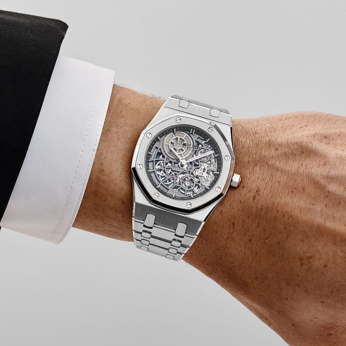 Audemars Piguet Royal Oak 16204BC.OO.1240BC.01 'Jumbo' Extra-Thin Openworked White Gold (2025)