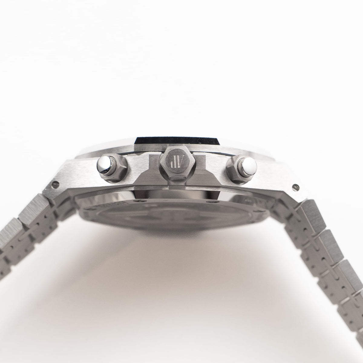 Audemars Piguet Royal Oak 26239BC.GG.1224BC.01 Chronograph Frosted White Gold Limited Edition of 200 (2021)