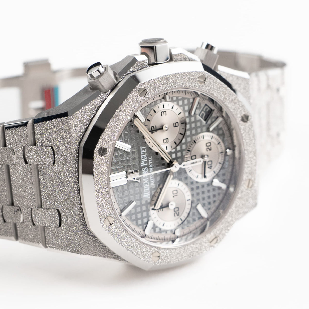 Audemars Piguet Royal Oak 26239BC.GG.1224BC.01 Chronograph Frosted White Gold Limited Edition of 200 (2021)