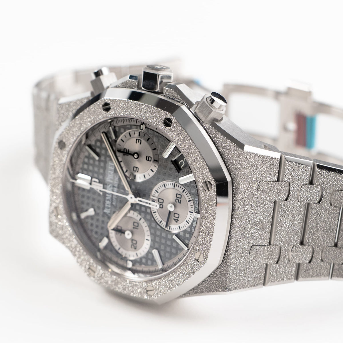 Audemars Piguet Royal Oak 26239BC.GG.1224BC.01 Chronograph Frosted White Gold Limited Edition of 200 (2021)