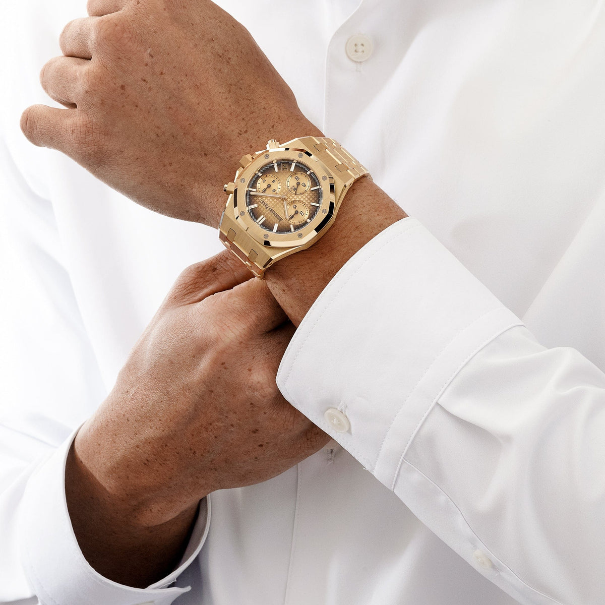 Audemars Piguet Royal Oak 26240BA.OO.1320BA.02 Chronograph Smoked Yellow Gold