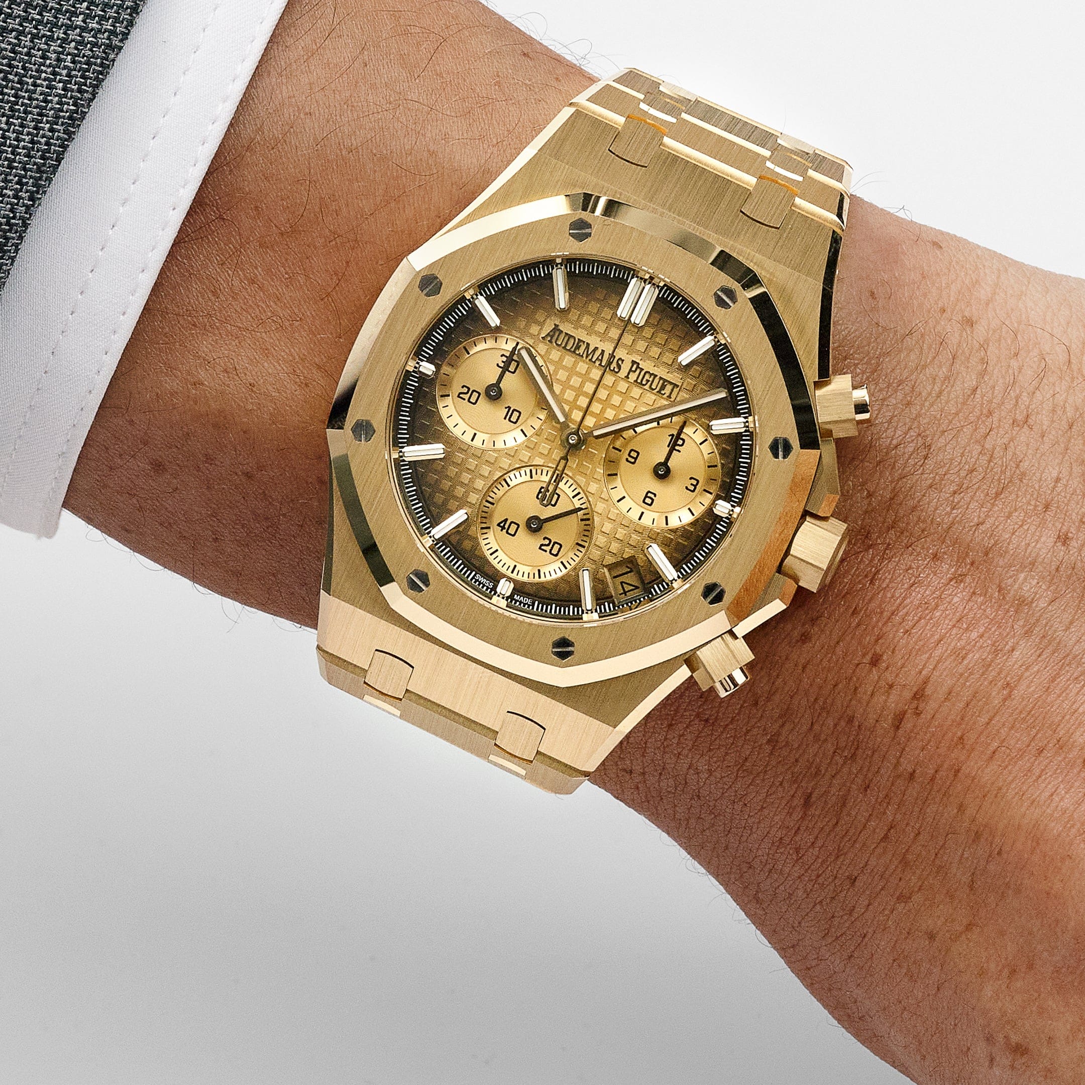 Audemars Piguet Royal Oak 26240BA.OO.1320BA.02 Chronograph Smoked Yellow Gold