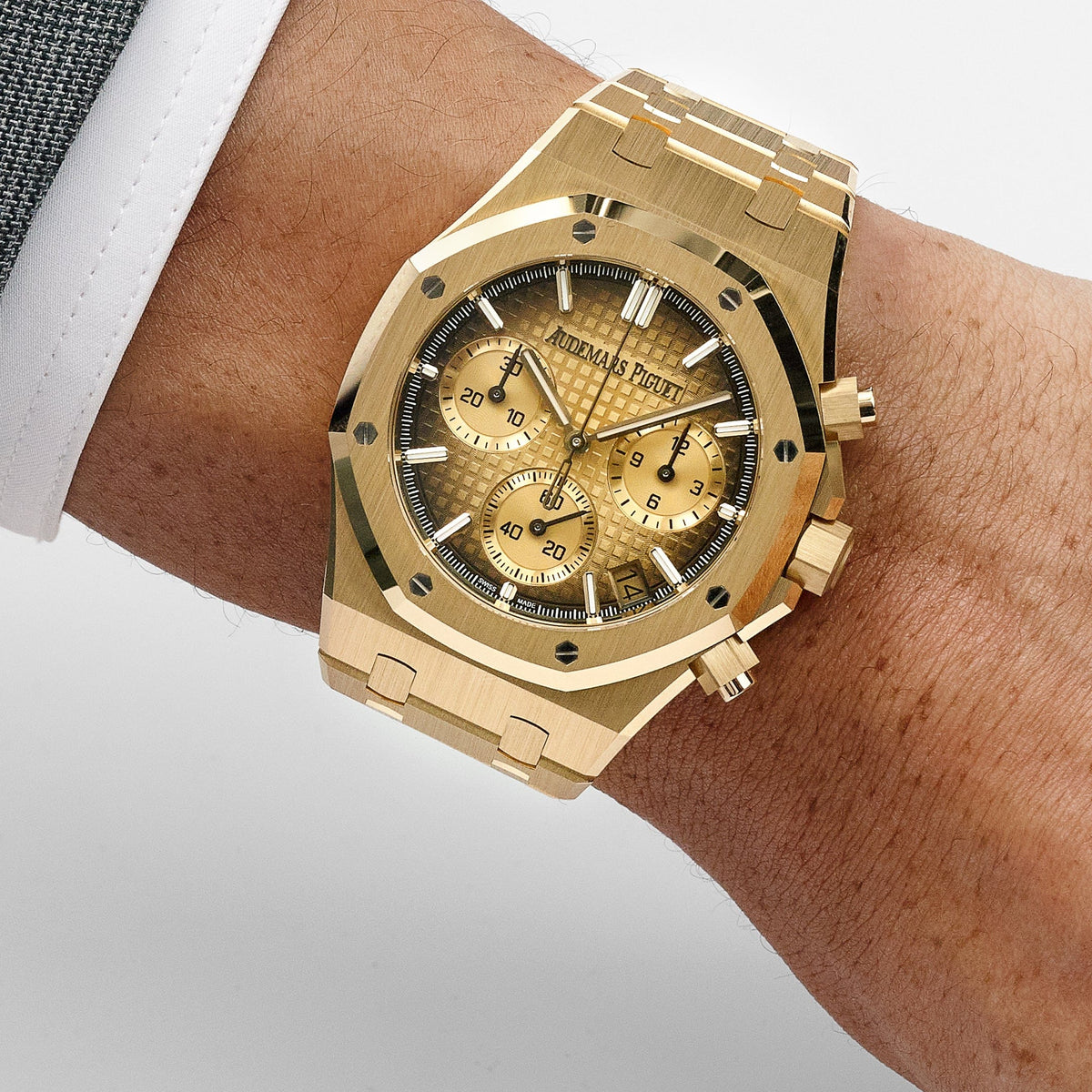 Audemars Piguet Royal Oak 26240BA.OO.1320BA.02 Chronograph Smoked Yellow Gold