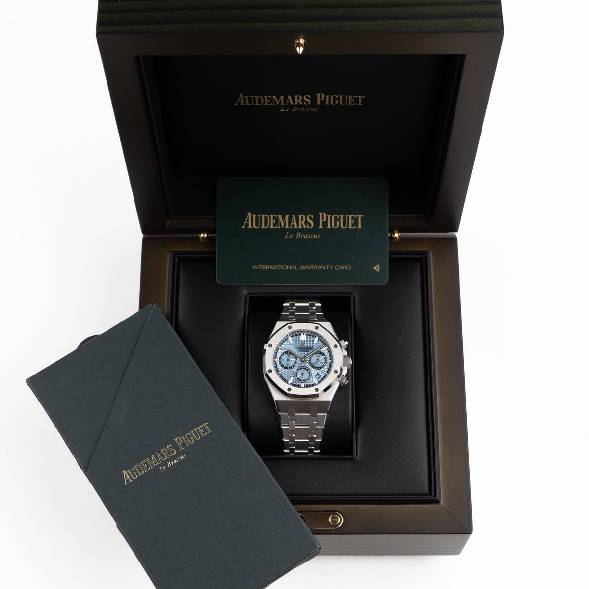 Audemars Piguet Royal Oak 26317BC.OO.1256BC.01 Selfwinding Chronograph White Gold Light Blue Dial Limited Edition of 100 (2020)