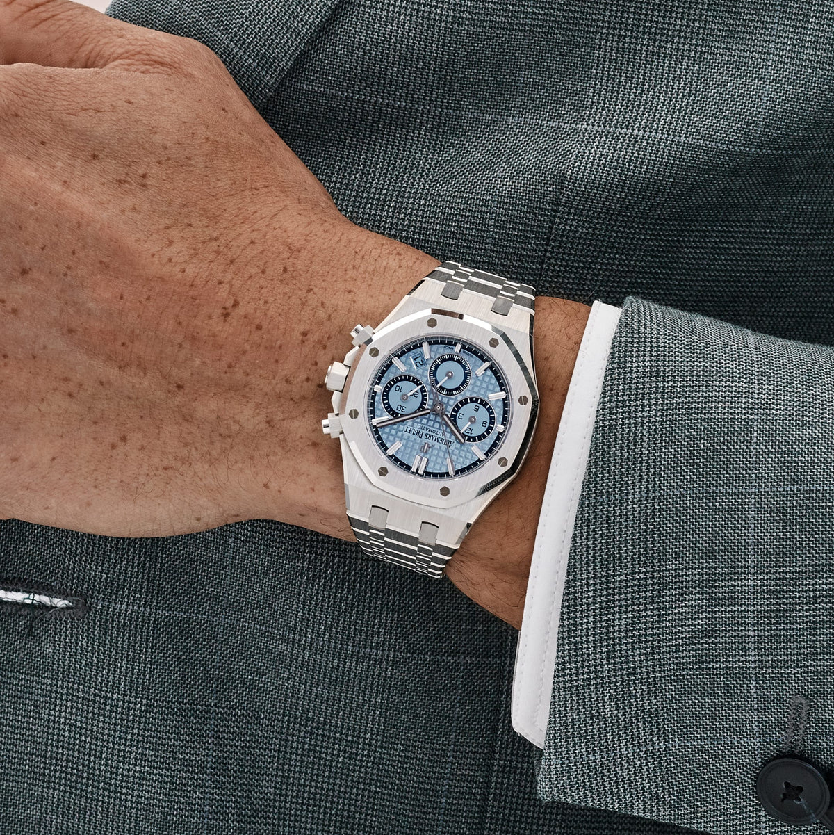 Audemars Piguet Royal Oak 26317BC.OO.1256BC.01 Selfwinding Chronograph White Gold Light Blue Dial Limited Edition of 100 (2020)
