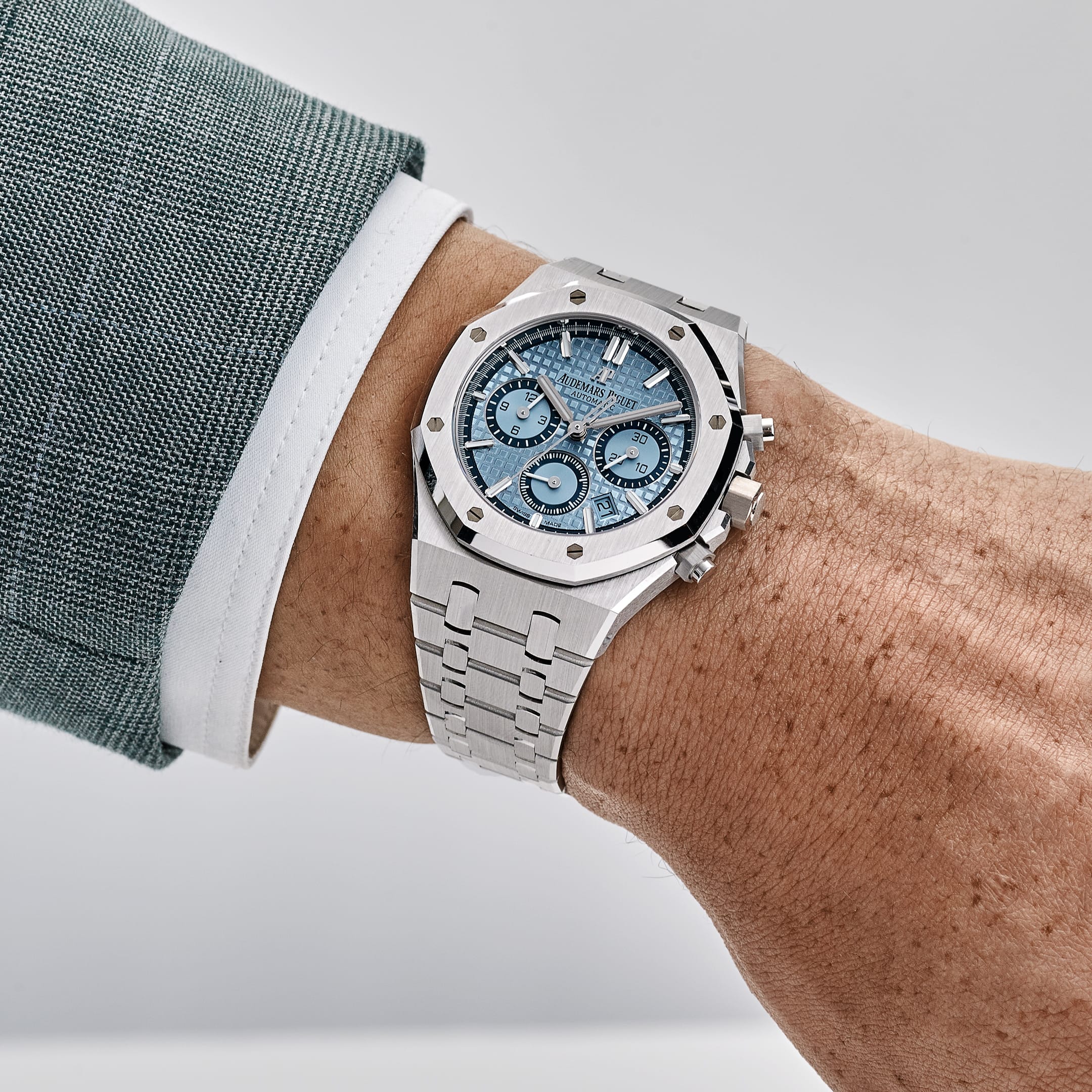 Audemars Piguet Royal Oak 26317BC.OO.1256BC.01 Selfwinding Chronograph White Gold Light Blue Dial Limited Edition of 100 (2020)