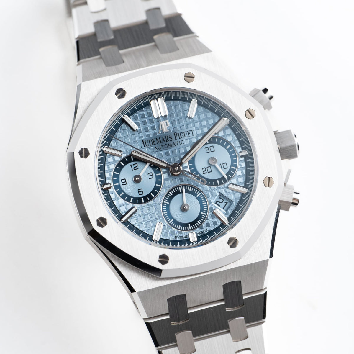 Audemars Piguet Royal Oak 26317BC.OO.1256BC.01 Selfwinding Chronograph White Gold Light Blue Dial Limited Edition of 100 (2020)