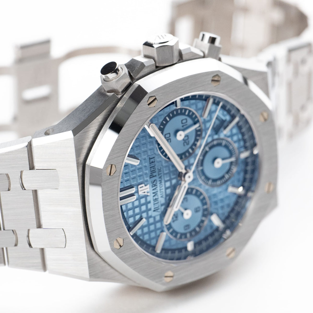 Audemars Piguet Royal Oak 26317BC.OO.1256BC.01 Selfwinding Chronograph White Gold Light Blue Dial Limited Edition of 100 (2020)