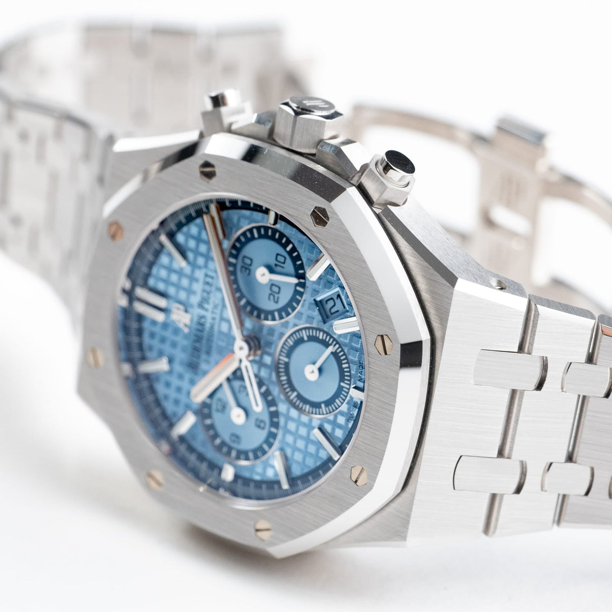 Audemars Piguet Royal Oak 26317BC.OO.1256BC.01 Selfwinding Chronograph White Gold Light Blue Dial Limited Edition of 100 (2020)
