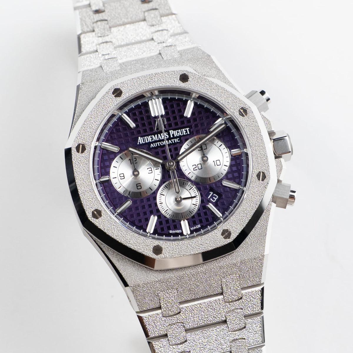 Audemars Piguet Royal Oak 26331BC.GG.1224BC.01 Chronograph Frosted White Gold Purple Dial (2019)