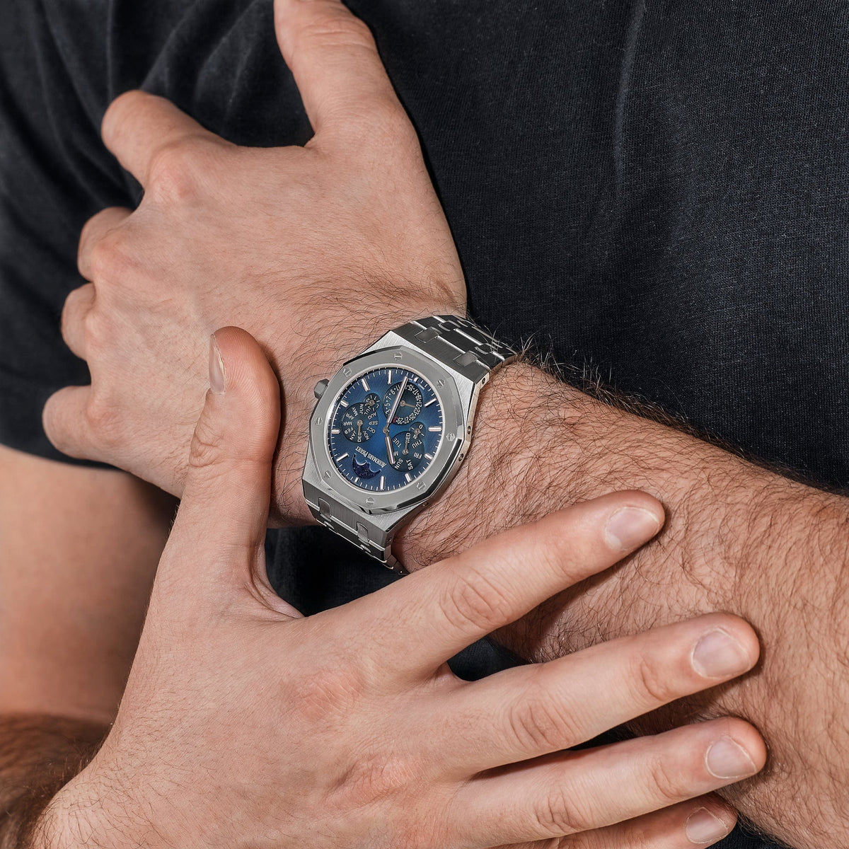 Audemars Piguet Royal Oak 26586IP.OO.1240IP.01 Perpetual Calendar RD2 Ultra-Thin Platinum Titanium Blue Dial (2022)