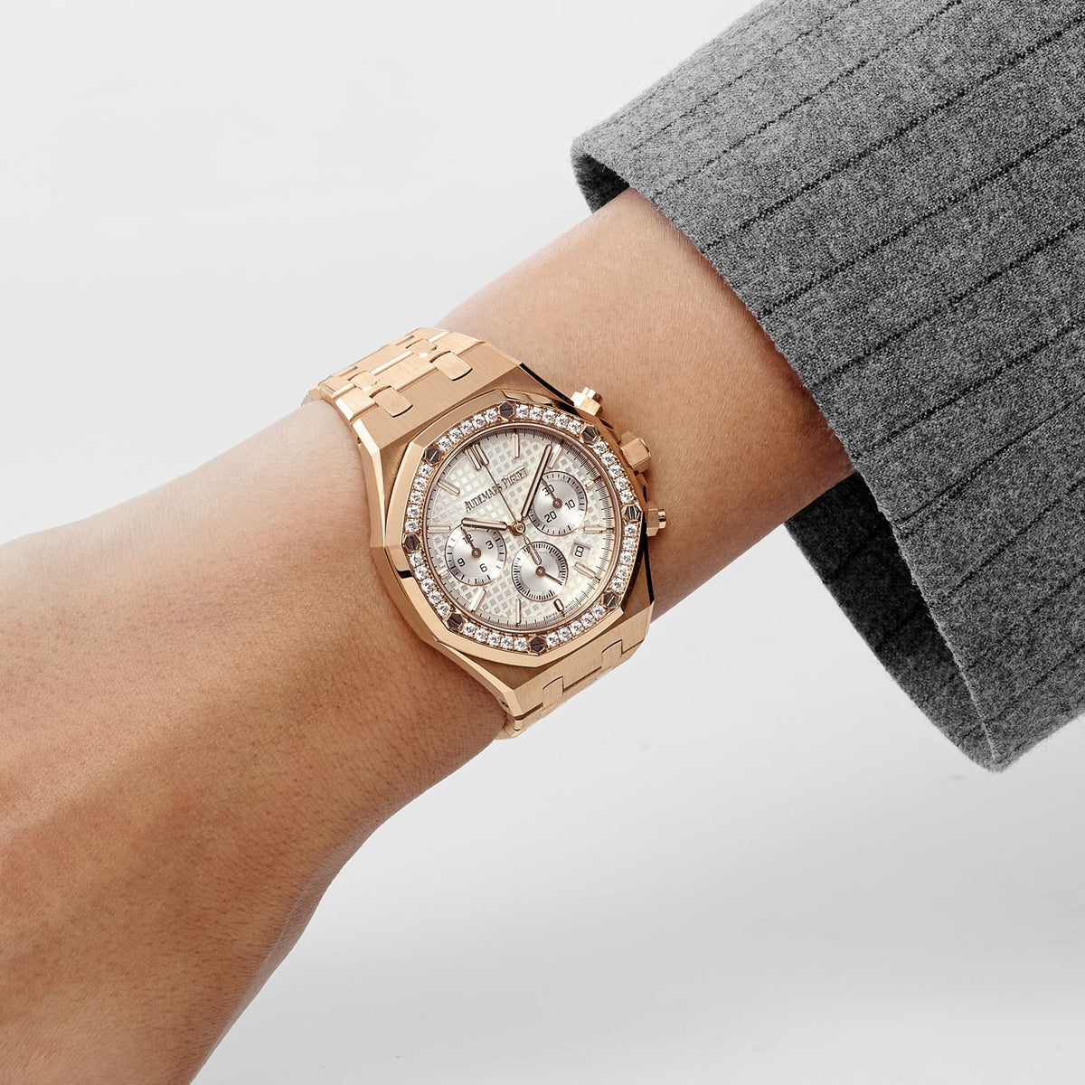 Audemars Piguet Royal Oak 26715OR.ZZ.1356OR.01 Chronograph Rose Gold Silver Dial Diamond Bezel