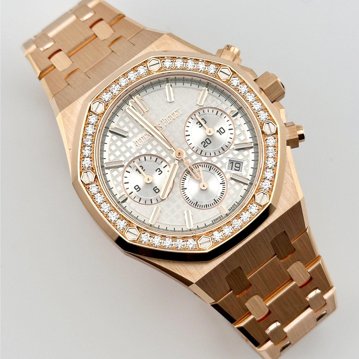 Audemars Piguet Royal Oak 26715OR.ZZ.1356OR.01 Chronograph Rose Gold Silver Dial Diamond Bezel