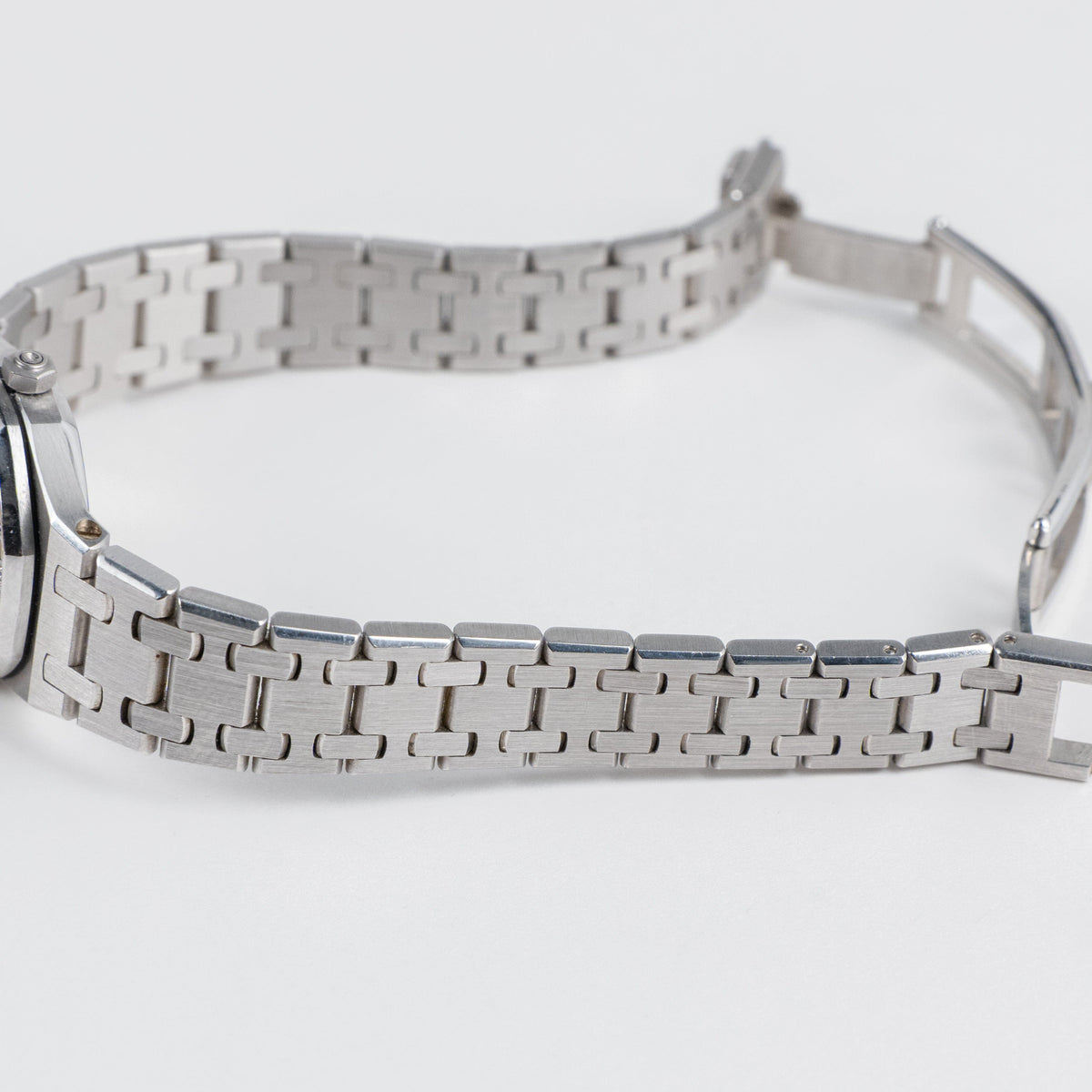 Audemars Piguet Royal Oak 67076BC.Z.1100BC.01 'Ladies' White Gold Diamond Emerald Dial Diamond Bezel Quartz