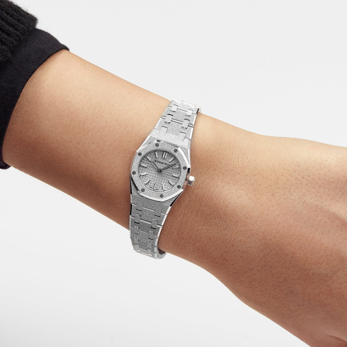 Audemars Piguet Royal Oak 67630BC.GG.1312BC.01-B 'Mini' Frosted White Gold Quartz (2026)
