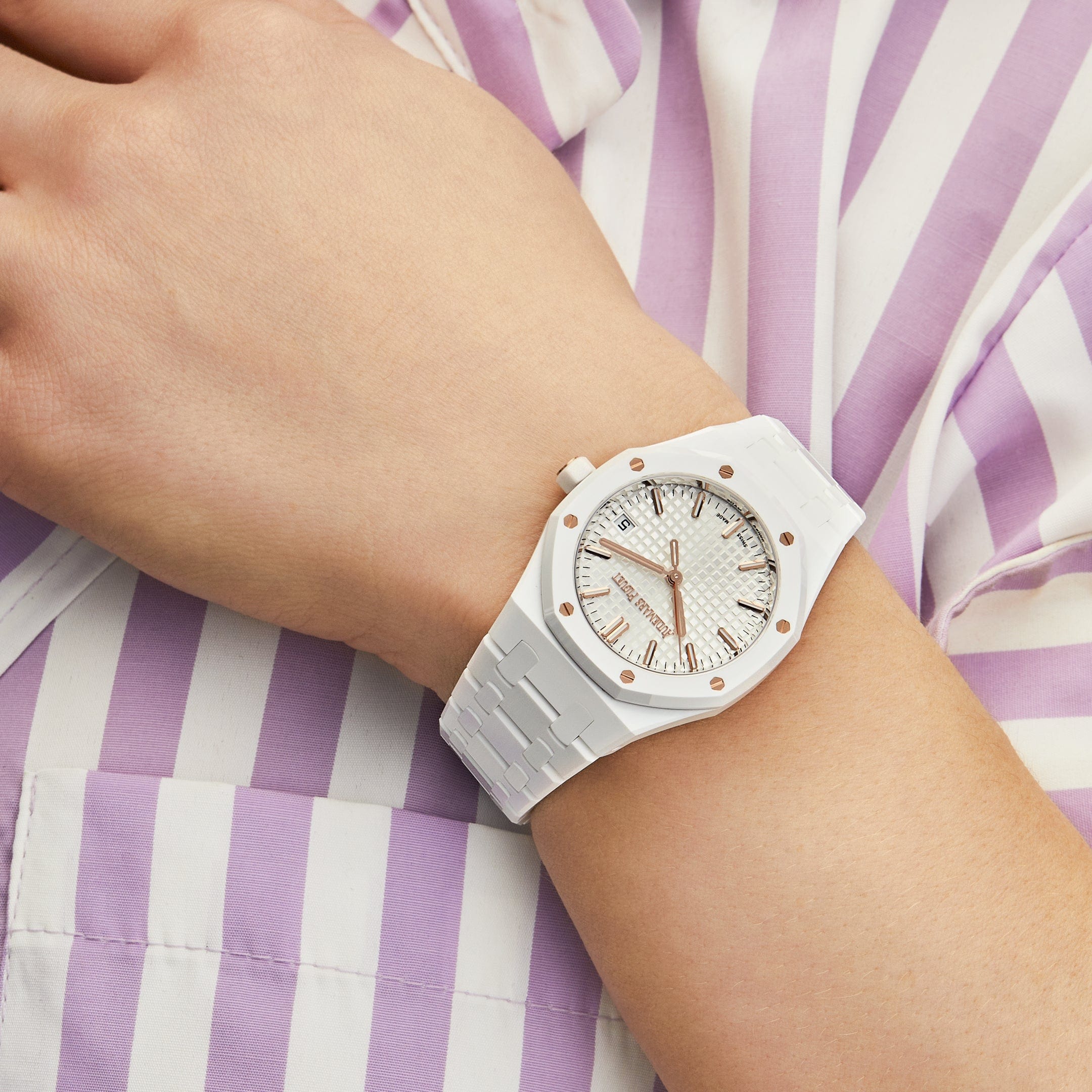 Audemars Piguet Royal Oak 77350CB.OO.1266CB.01 'Ladies' White Ceramic (2023)