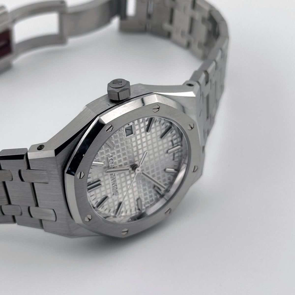 Audemars Piguet Royal Oak 77350ST.OO.1261ST.01 Stainless Steel Silver-Toned Dial