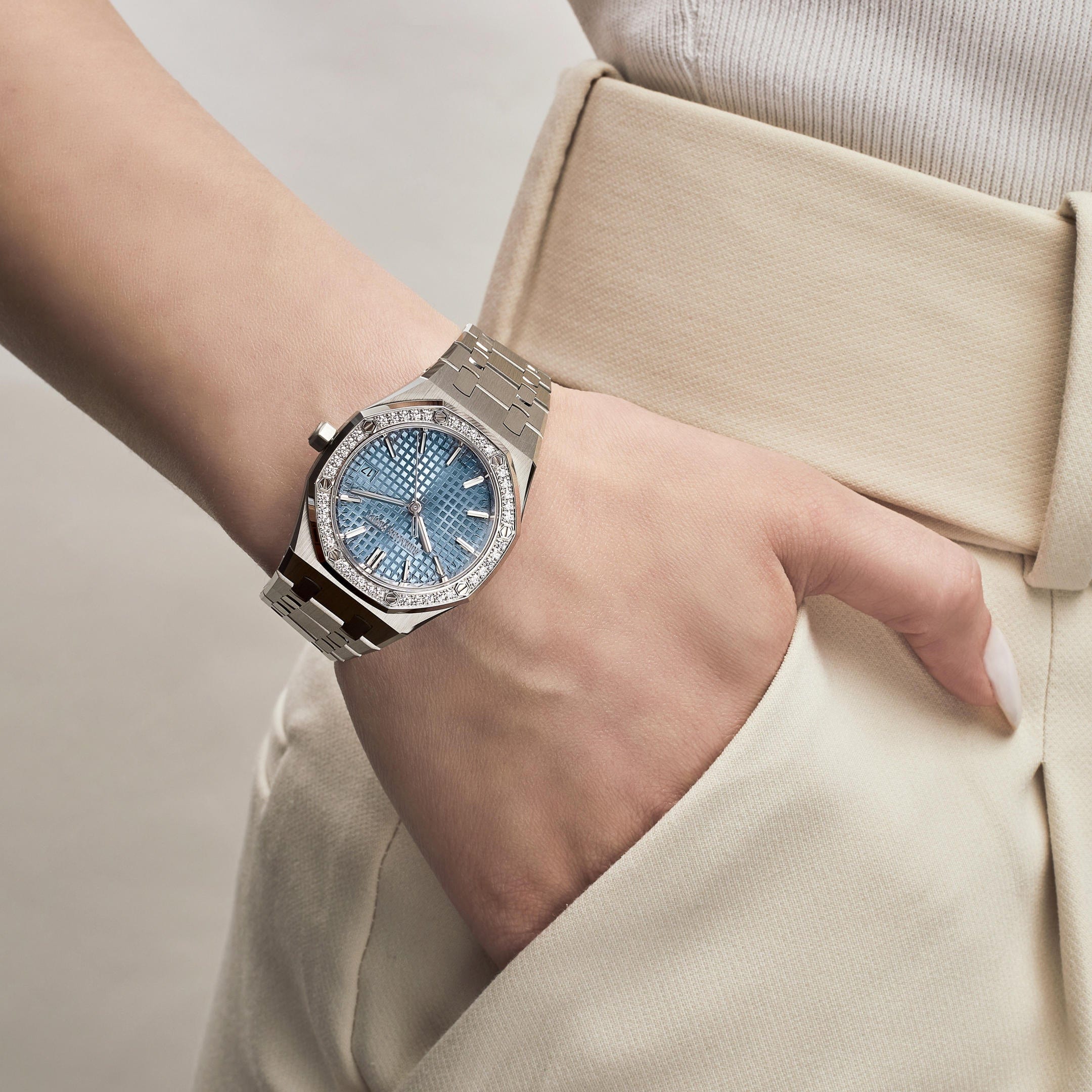 Audemars Piguet Royal Oak 77451ST.ZZ.1361ST.01 'Ladies' Selfwinding '50th Anniversary' Stainless Steel Light Blue Dial Diamond Bezel (2023)