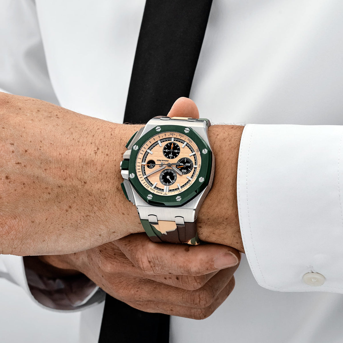 Audemars Piguet Royal Oak Offshore 26400SO.OO.A054CA.01 Selfwinding Chronograph Champagne Dial (2018)