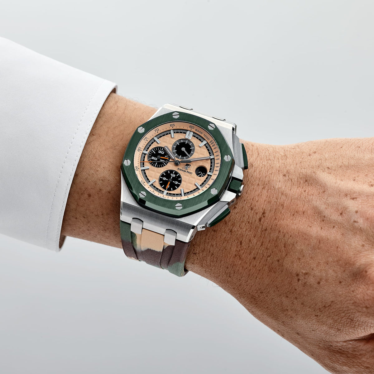 Audemars Piguet Royal Oak Offshore 26400SO.OO.A054CA.01 Selfwinding Chronograph Champagne Dial (2018)
