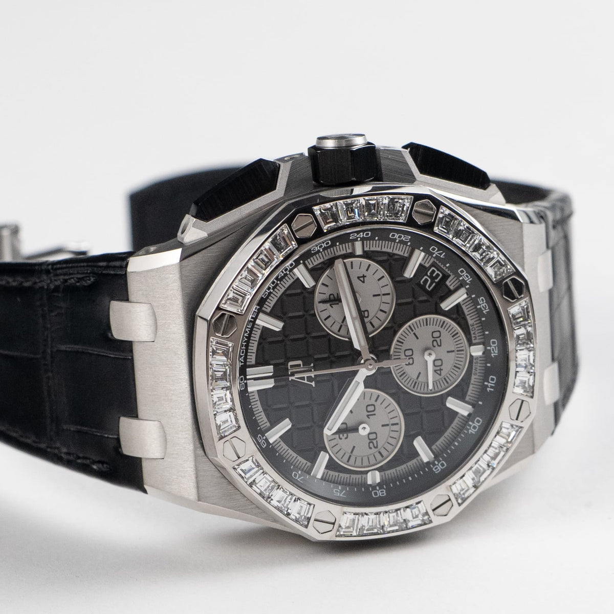 Audemars Piguet Royal Oak Offshore 26424BC.ZZ.D002CA.01 Chronograph White Gold Black Dial Diamond Bezel (2024)