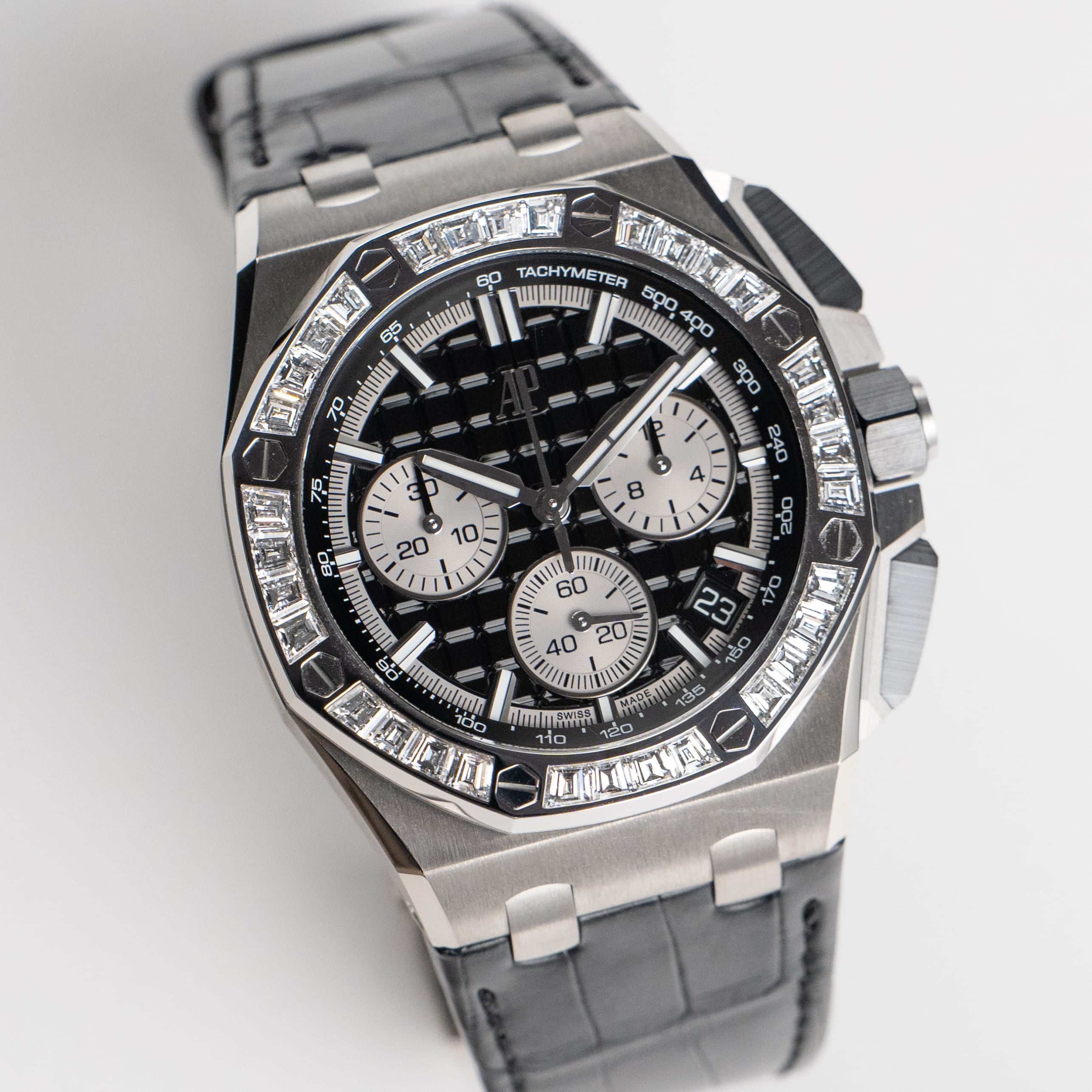 Audemars Piguet Royal Oak Offshore 26424BC.ZZ.D002CA.01 Chronograph White Gold Black Dial Diamond Bezel (2024)