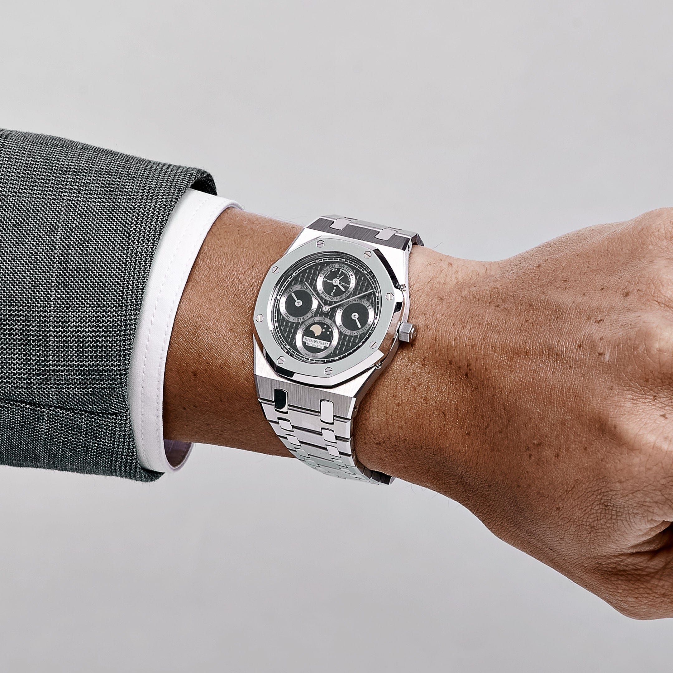 Audemars Piguet Royal Oak Perpetual Calendar 25820SP.O.0944SP.01 Stainless Steel Platinum Black Dial