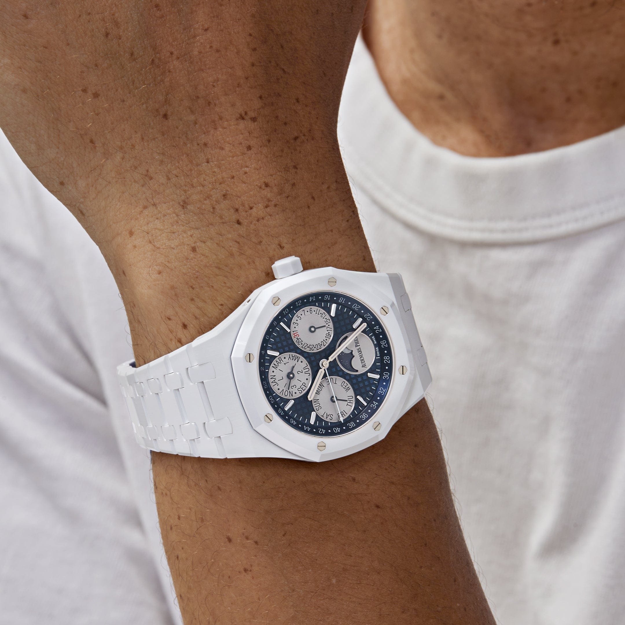 Audemars Piguet Royal Oak Perpetual Calendar 26579CB.OO.1225CB.01 White Ceramic Blue Dial (2019)