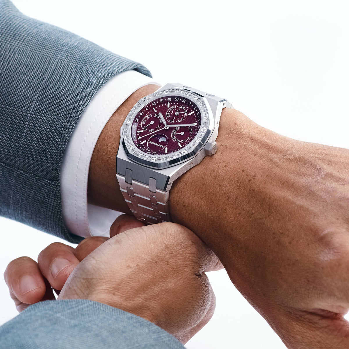 Audemars Piguet Royal Oak Perpetual Calendar 26598BC.ZZ.1220BC.01 'Qatar Edition' White Gold Burgundy Dial Diamond Bezel (2025)