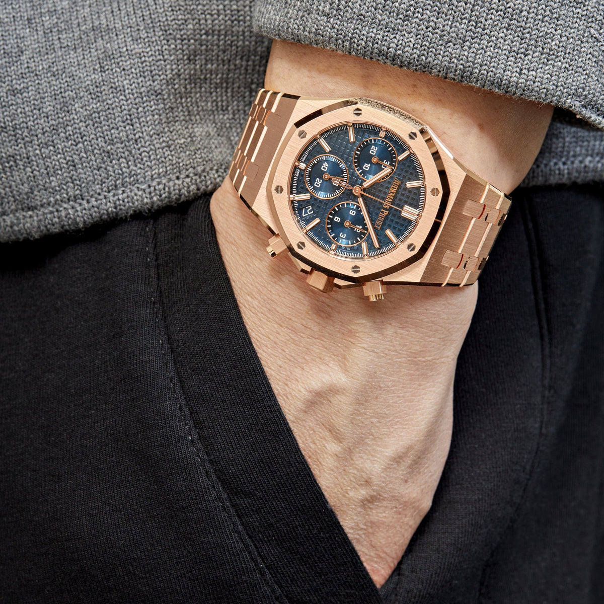 Audemars Piguet Royal Oak 26240OR.OO.1320OR.01 Selfwinding Chronograph '50th Anniversary' Blue Dial