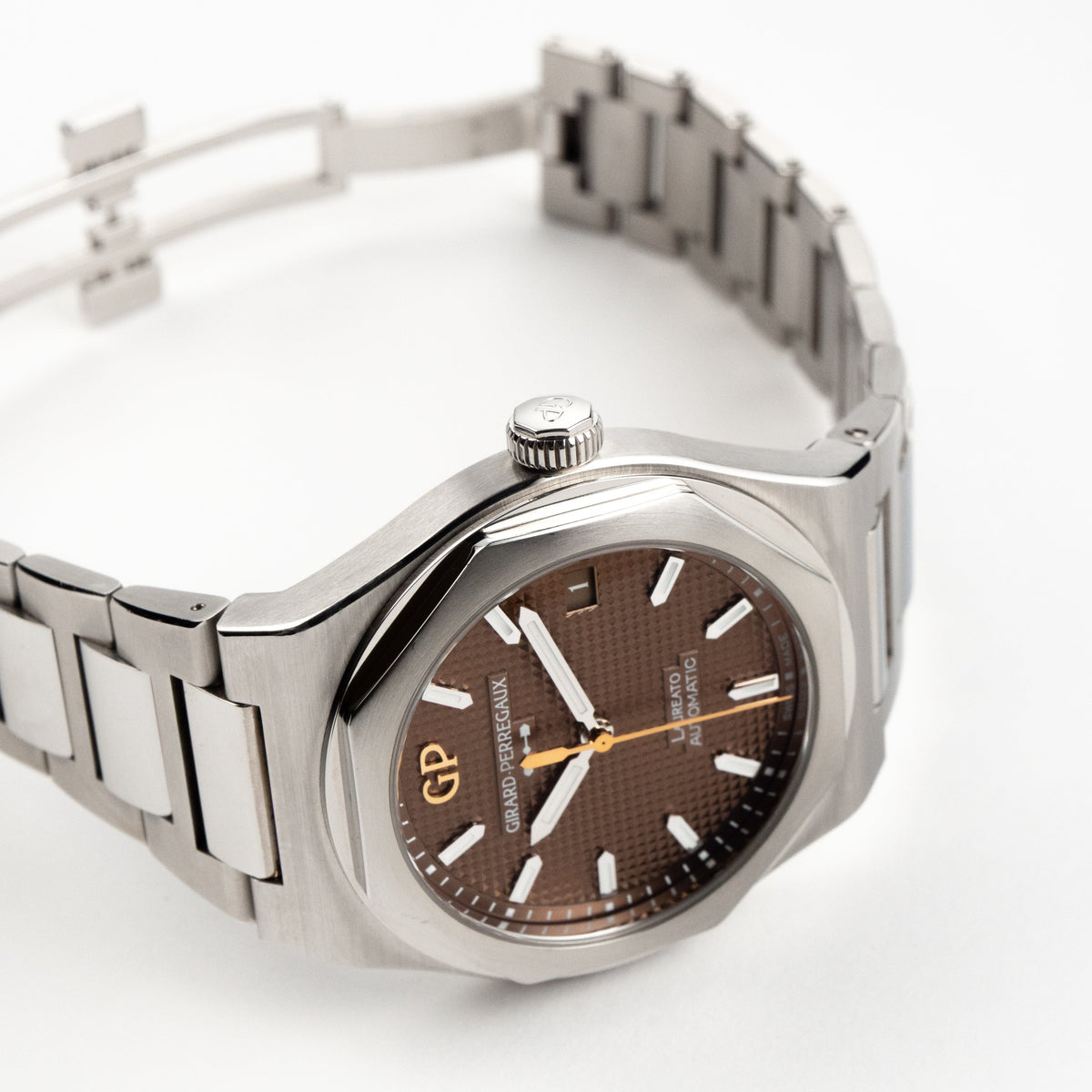 Girard Perregaux Laureato 38 81005-11-3154-1CM Stainless Steel Copper Dial (2023)