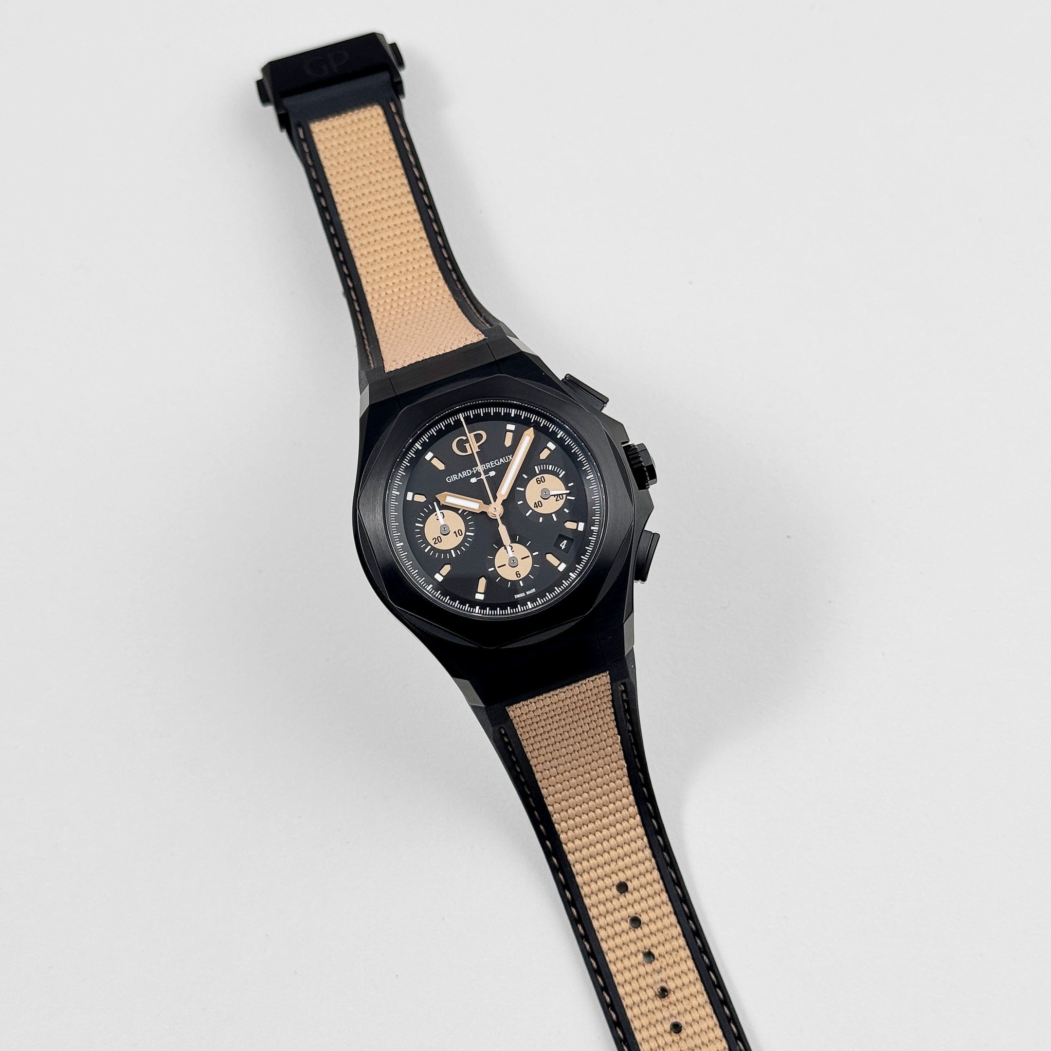 Girard Perregaux Laureato Absolute Gold Fever 81060-21-492-FH3A Titanium PVD
