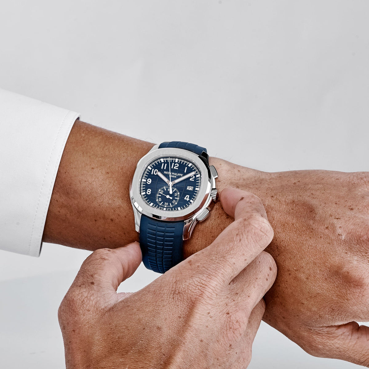 Patek Philippe Aquanaut 5968G-001 White Gold Blue Dial