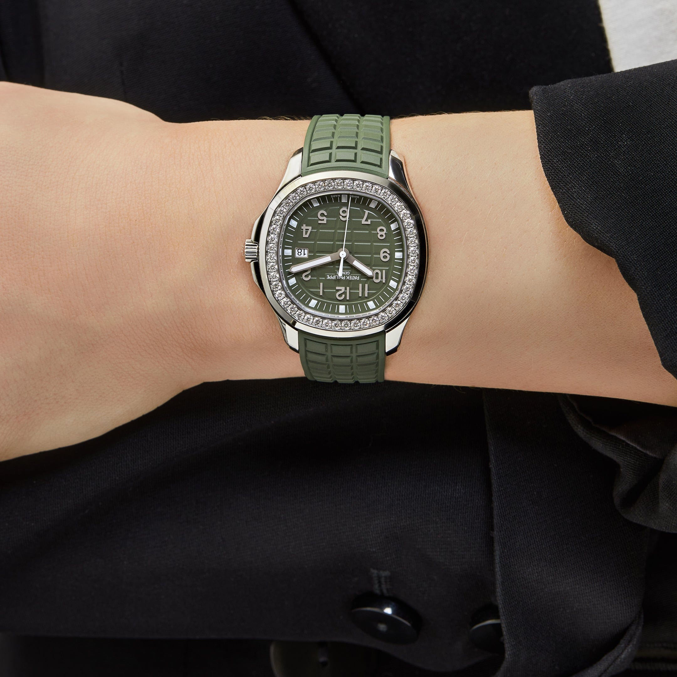 Patek Philippe Aquanaut Luce 5267/200A-011 Stainless Steel Green Dial Diamond Bezel (2025)