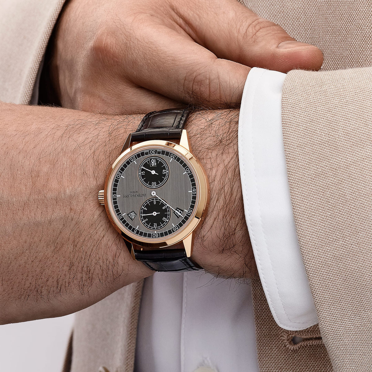 Patek Philippe Complications 5235/50R-001 Annual Calendar Regulator Display Rose Gold Gray Dial
