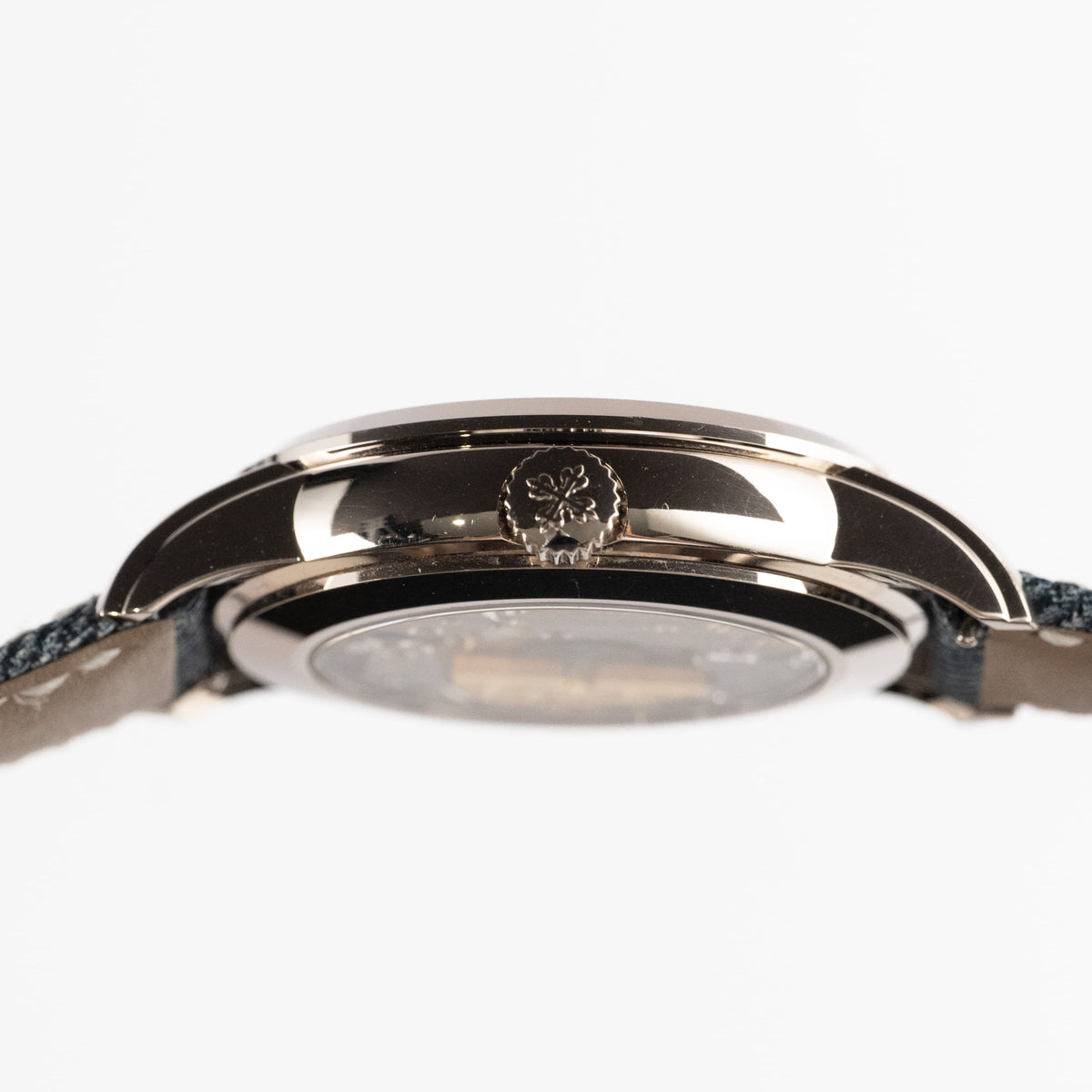 Patek Philippe Complications 5330G-001 World Time Date White Gold (2024)