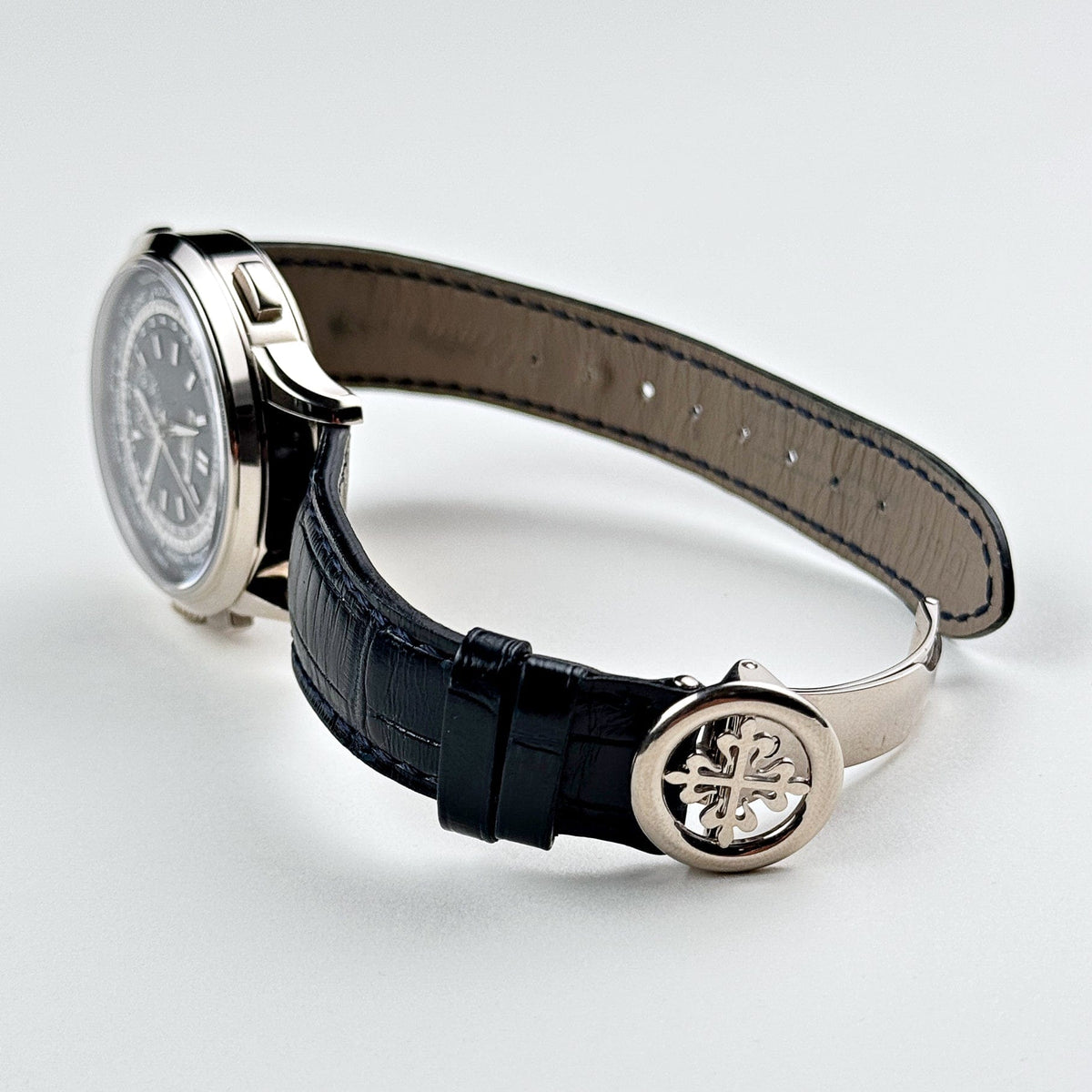 Patek Philippe Complications 5930G-010 World Time Flyback Chronograph White Gold Blue Dial