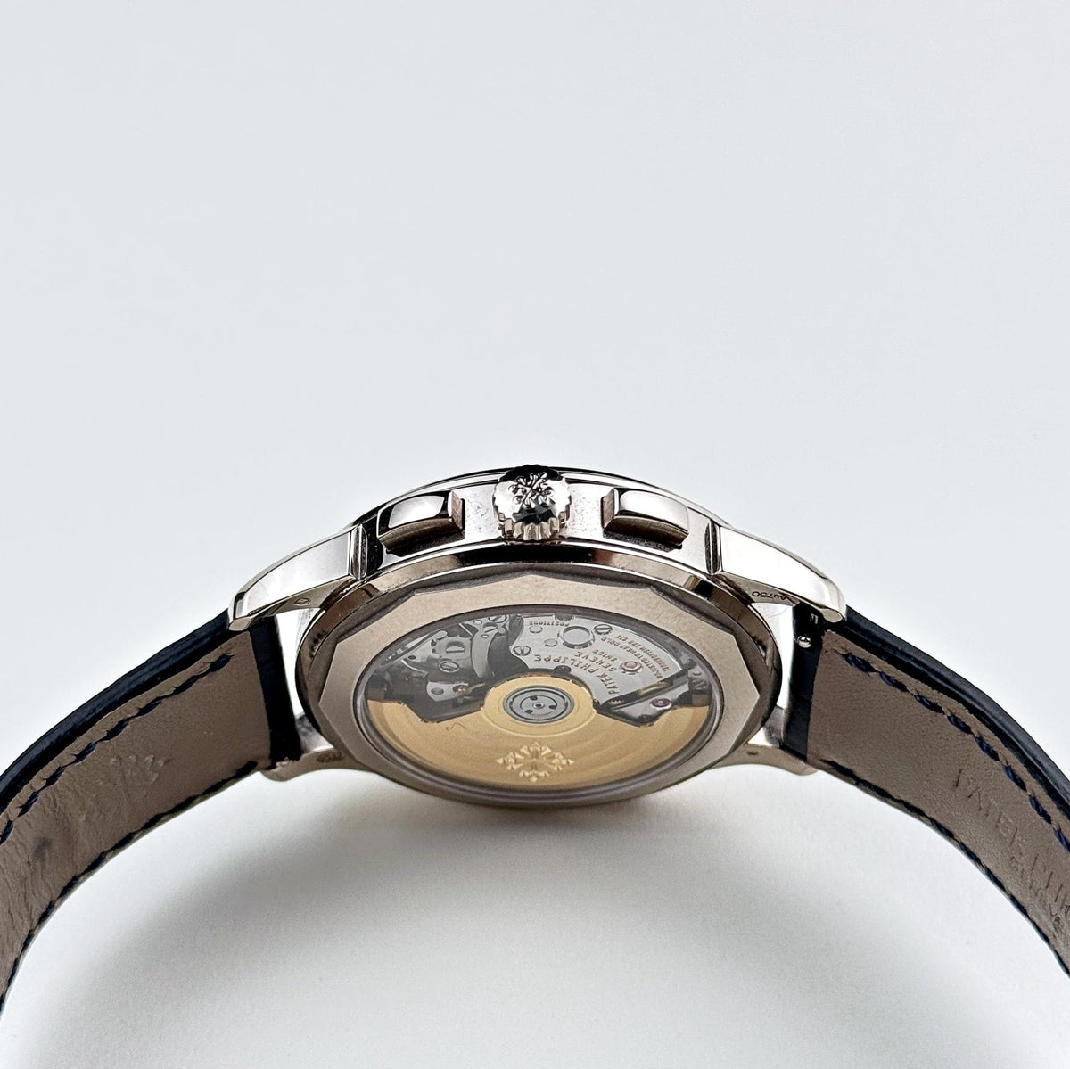 Patek Philippe Complications 5930G-010 World Time Flyback Chronograph White Gold Blue Dial